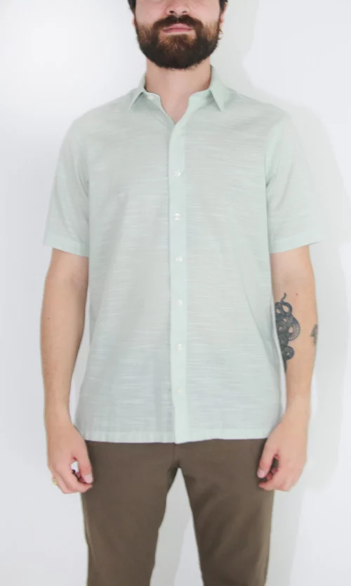 Guayabera hombre manga corta unicolor