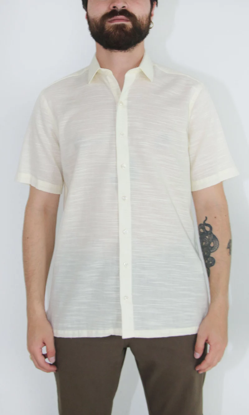 Guayabera hombre manga corta unicolor - Imagen 4