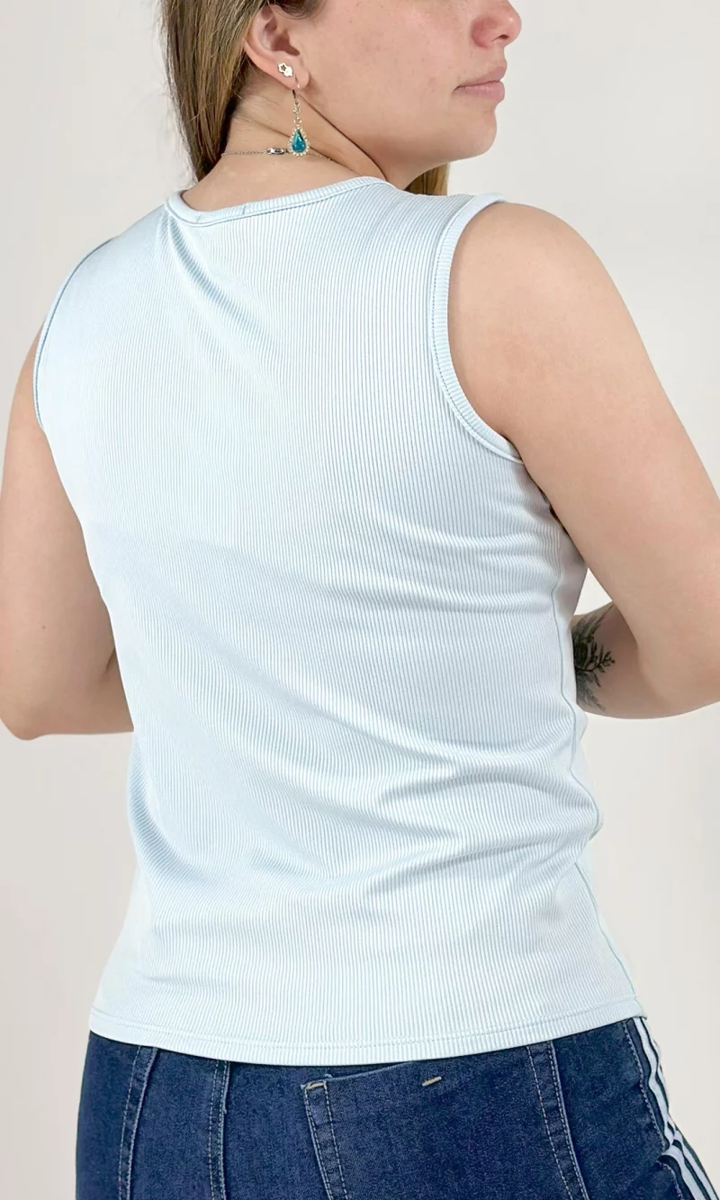 Camiseta mujer manga sisa unicolor - Imagen 4