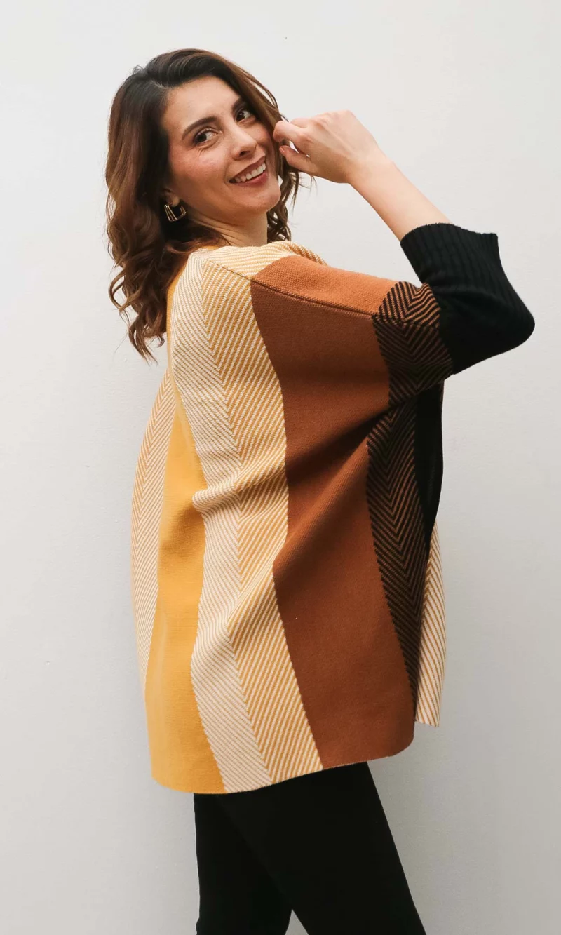 Ruana mujer con diseño - Imagen 3