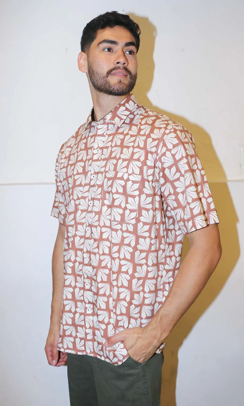 Camisa hombre manga corta estampada - Imagen 5
