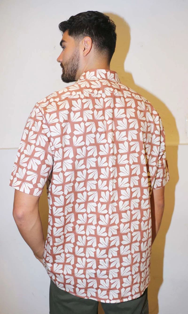 Camisa hombre manga corta estampada - Imagen 6
