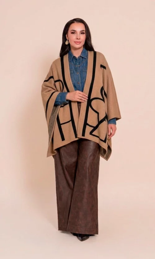 Capa mujer con diseño
