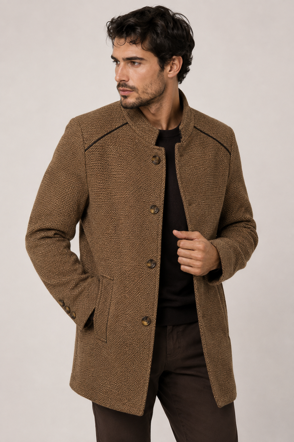 Abrigo Estilo Gabán para Hombre con Cuello Mao y Textura Paño Elegante - Imagen 7