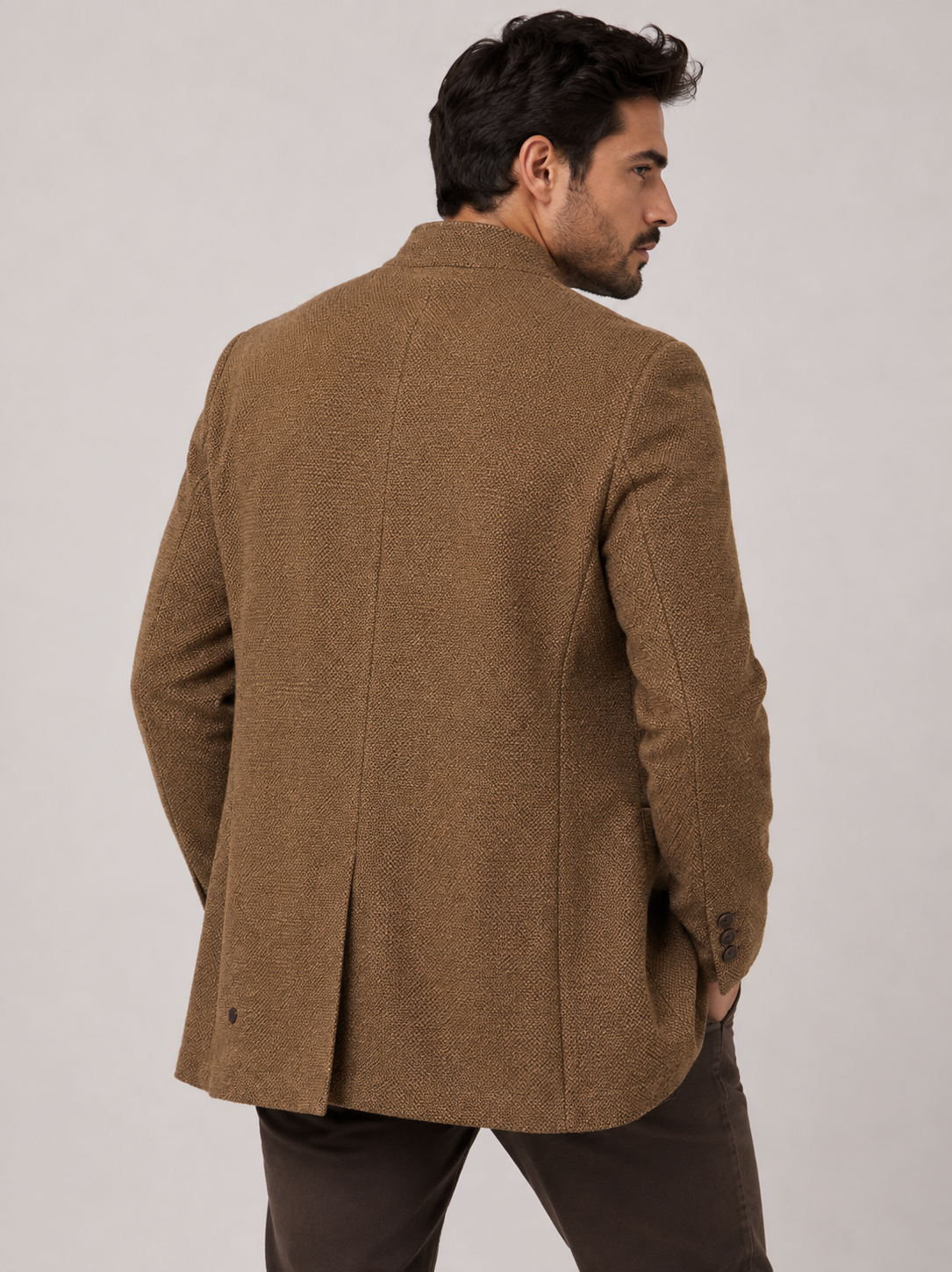 Abrigo Estilo Gabán para Hombre con Cuello Mao y Textura Paño Elegante - Imagen 8