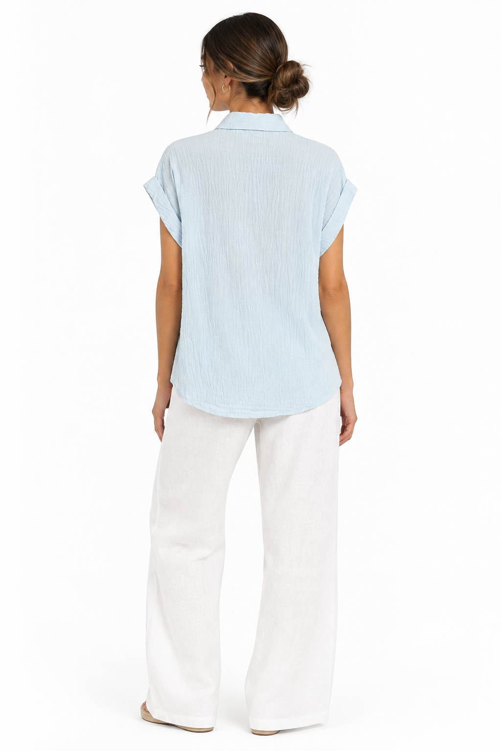 Blusa Manga Corta para Mujer con Apliques Florales y Cuello Camisero - Imagen 3