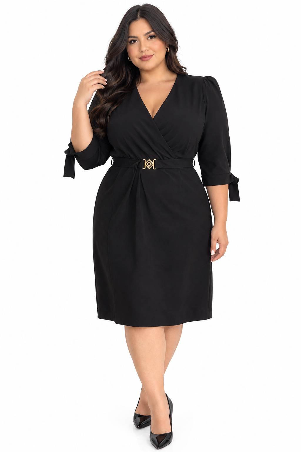 Vestido Plus Size Cruzado de Cóctel con Hebilla Dorada y Mangas 3/4