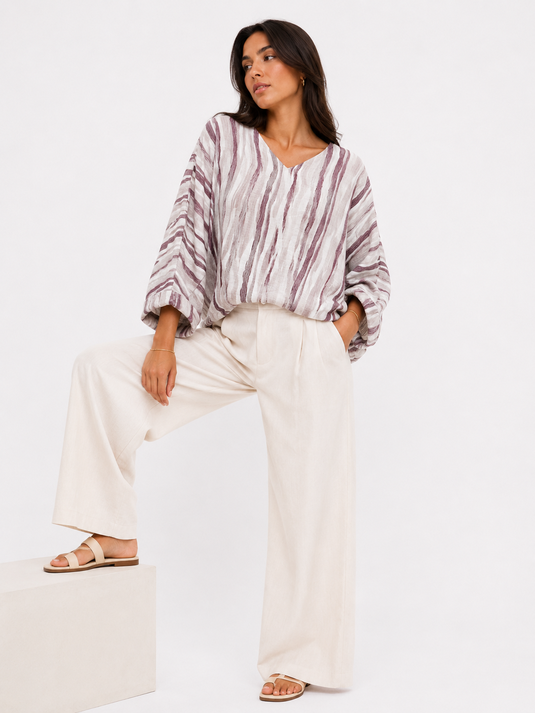 Blusa Oversize a Rayas con Mangas 3/4 y Escote en V - Imagen 7