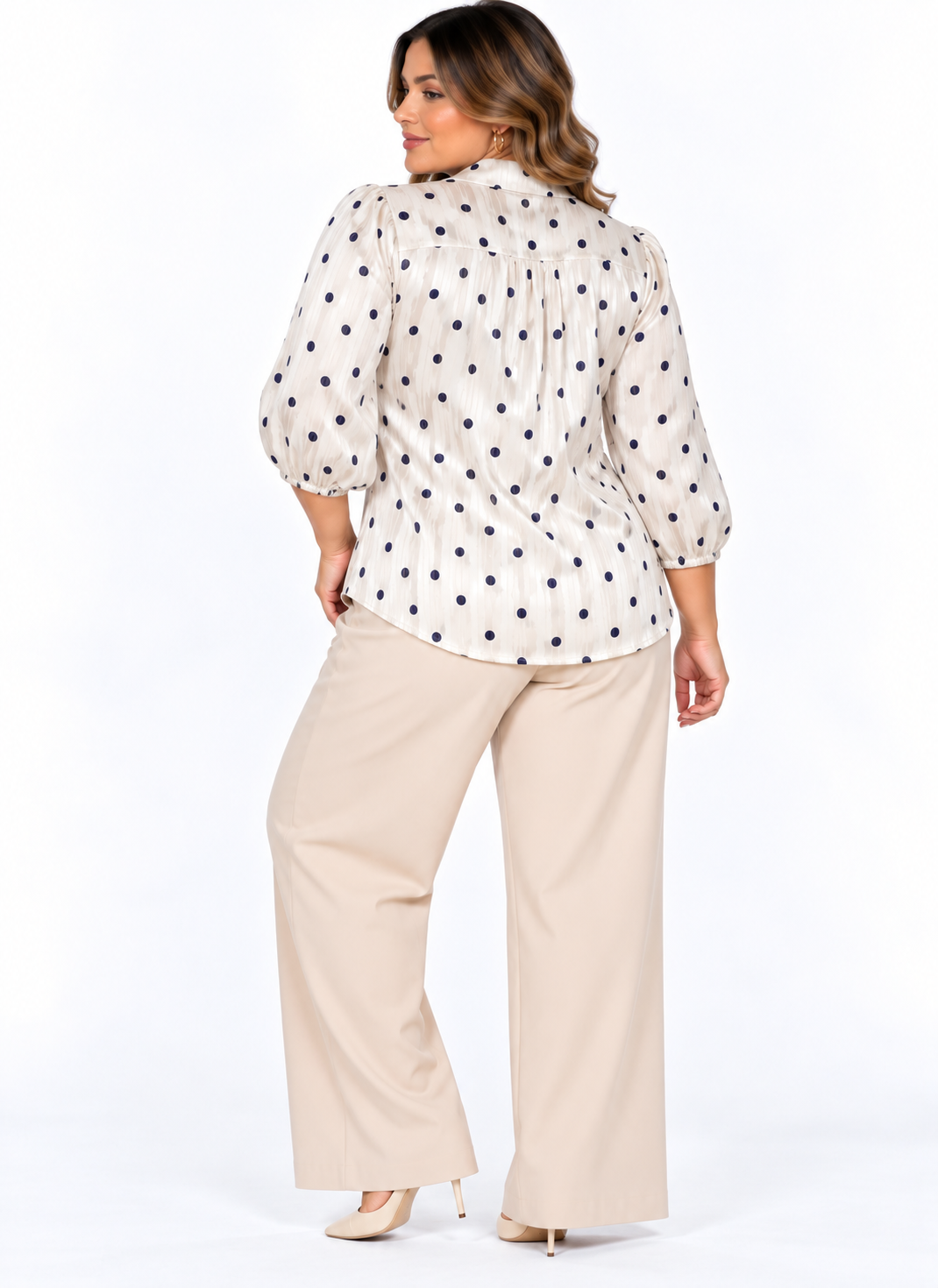 Blusa Plus Size Satinada de Escote V Camisero con Estampado Combinado - Imagen 6